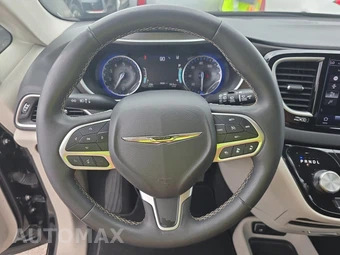 2024 Chrysler Pacifica Touring L 121.6" WB - miniatura 16