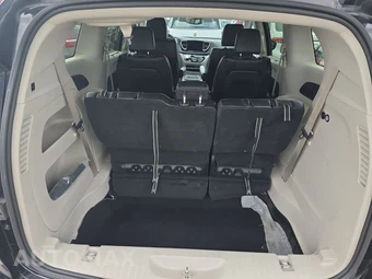 2024 Chrysler Pacifica Touring L 121.6" WB - miniatura 24
