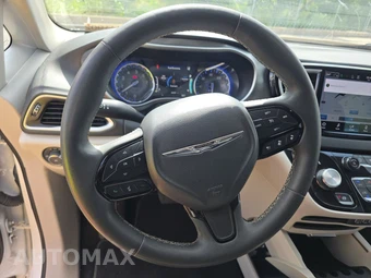 2024 Chrysler Pacifica Touring L 121.6" WB - miniatura 10