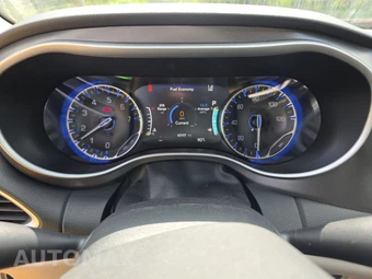 2024 Chrysler Pacifica Touring L 121.6" WB - miniatura 12