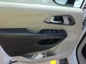 2024 Chrysler Pacifica Touring L 121.6" WB - miniatura 9