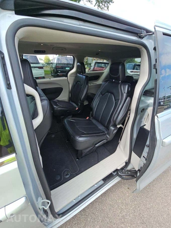 2024 Chrysler Pacifica Touring L 121.6" WB - miniatura 10