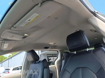 2024 Chrysler Pacifica Touring L 121.6" WB - miniatura 11