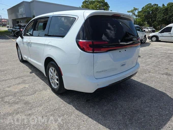 2024 Chrysler Pacifica Touring L 121.6" WB - miniatura 2