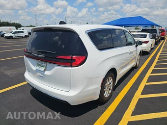 2024 Chrysler Pacifica Touring L 121.6" WB - miniatura 4