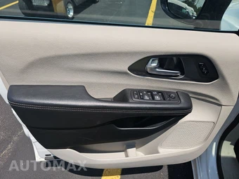 2024 Chrysler Pacifica Touring L 121.6" WB - miniatura 9