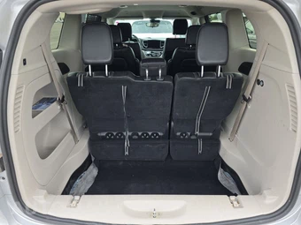 2024 Chrysler Pacifica Touring L 121.6" WB - miniatura 17