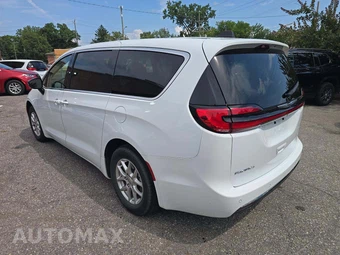 2024 Chrysler Pacifica Touring L 121.6" WB - miniatura 2