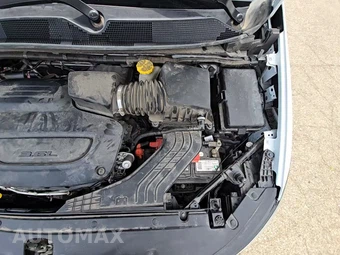 2024 Chrysler Pacifica Touring L 121.6" WB - miniatura 23