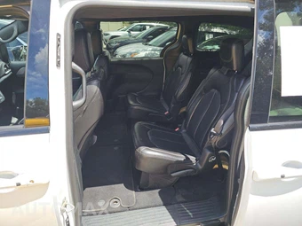 2024 Chrysler Pacifica Touring L 121.6" WB - miniatura 13