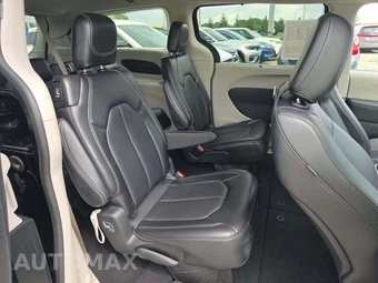 2024 Chrysler Pacifica Touring L 121.6" WB - miniatura 17