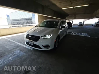 2024 Chrysler Pacifica Touring L 121.6" WB