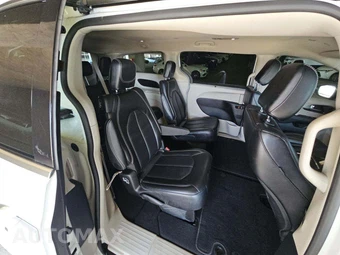 2024 Chrysler Pacifica Touring L 121.6" WB - miniatura 14