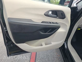 2024 Chrysler Pacifica Touring L 121.6" WB - miniatura 15