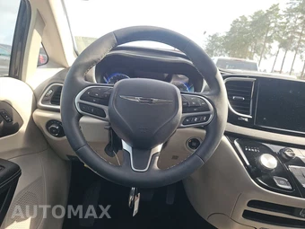 2024 Chrysler Pacifica Touring L 121.6" WB - miniatura 16