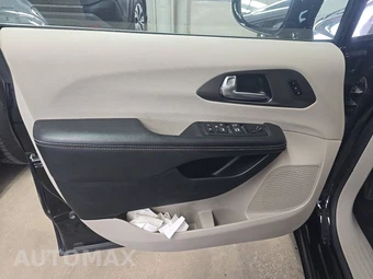 2024 Chrysler Pacifica Touring L 121.6" WB - miniatura 15