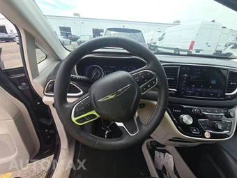 2024 Chrysler Pacifica Touring L 121.6" WB - miniatura 10