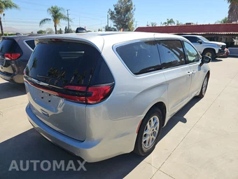 2024 Chrysler Pacifica Touring L 121.6" WB - miniatura 4