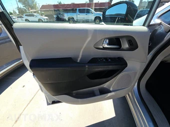 2024 Chrysler Pacifica Touring L 121.6" WB - miniatura 9