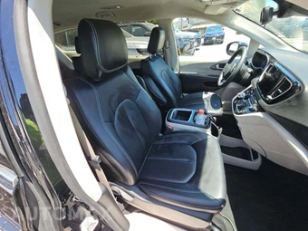 2024 Chrysler Pacifica Touring L 121.6" WB - miniatura 16