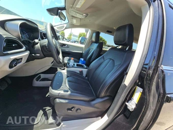 2024 Chrysler Pacifica Touring L 121.6" WB - miniatura 3