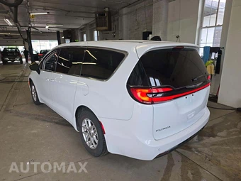 2024 Chrysler Pacifica Touring L 121.6" WB - miniatura 2