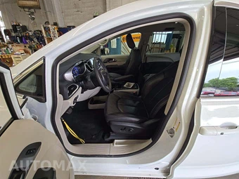 2024 Chrysler Pacifica Touring L 121.6" WB - miniatura 6