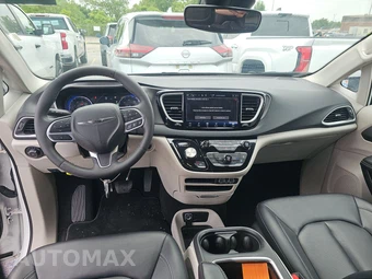 2024 Chrysler Pacifica Touring L 121.6" WB - miniatura 11