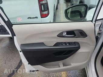 2024 Chrysler Pacifica Touring L 121.6" WB - miniatura 9