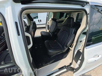 2024 Chrysler Pacifica Touring L 121.6" WB - miniatura 13