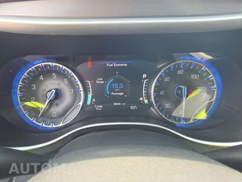 2024 Chrysler Pacifica Touring L 121.6" WB - miniatura 9