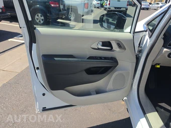 2024 Chrysler Pacifica Touring L 121.6" WB - miniatura 9