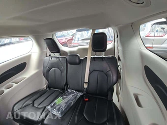 2024 Chrysler Pacifica Touring L 121.6" WB - miniatura 14