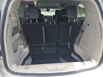 2024 Chrysler Pacifica Touring L 121.6" WB - miniatura 17