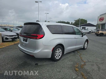 2024 Chrysler Pacifica Touring L 121.6" WB - miniatura 3
