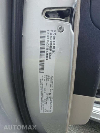 2024 Chrysler Pacifica Touring L 121.6" WB - miniatura 5