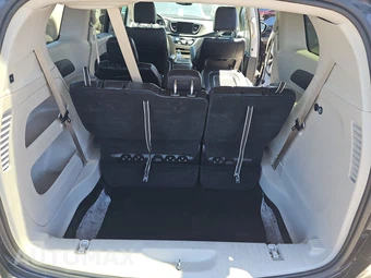 2024 Chrysler Pacifica Touring L 121.6" WB - miniatura 17