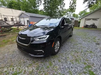 2024 Chrysler Pacifica Touring L 121.6" WB - car from the USA, Manheim Buy-Now listing at AUTOMAX