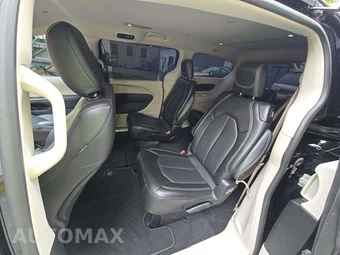 2024 Chrysler Pacifica Touring L 121.6" WB - miniatura 10