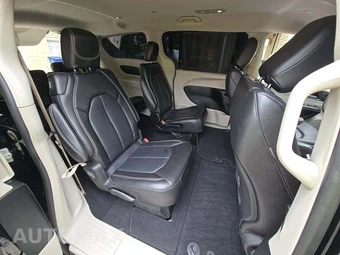 2024 Chrysler Pacifica Touring L 121.6" WB - miniatura 14