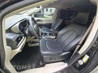 2024 Chrysler Pacifica Touring L 121.6" WB - miniatura 3