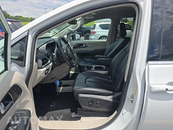 2024 Chrysler Pacifica Touring L 121.6" WB - miniatura 13