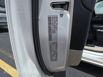 2024 Chrysler Pacifica Touring L 121.6" WB - miniatura 22
