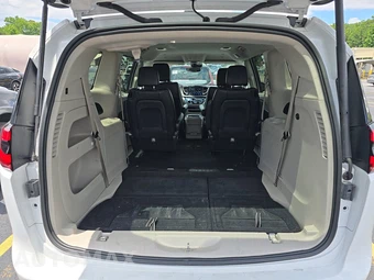2024 Chrysler Pacifica Touring L 121.6" WB - miniatura 24