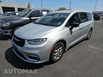 2024 Chrysler Pacifica Touring L 121.6" WB