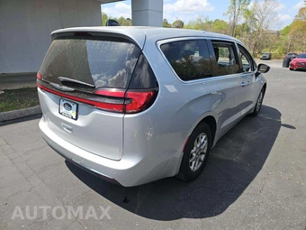 2024 Chrysler Pacifica Touring L 121.6" WB - miniatura 3