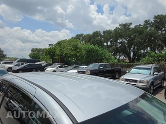 2024 Chrysler Pacifica Touring L 121.6" WB - miniatura 12