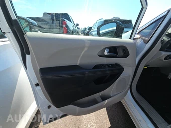 2024 Chrysler Pacifica Touring L 121.6" WB - miniatura 9