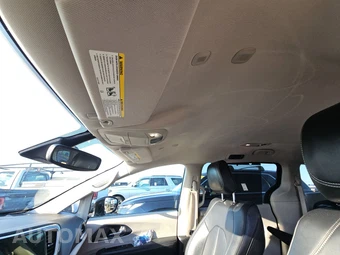 2024 Chrysler Pacifica Touring L 121.6" WB - miniatura 17
