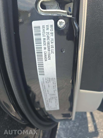 2024 Chrysler Pacifica Touring L 121.6" WB - miniatura 2
